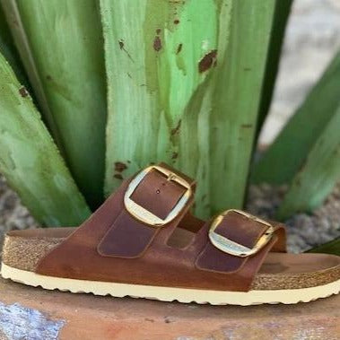 røg Proportional fjer Birkenstock Women's Rich Brown with Gold Buckle Arizona Sandal - 101107 –  Blair's Western Wear & Boutique