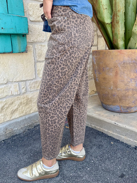 Women's Risen Leopard Barrel Crop Jean