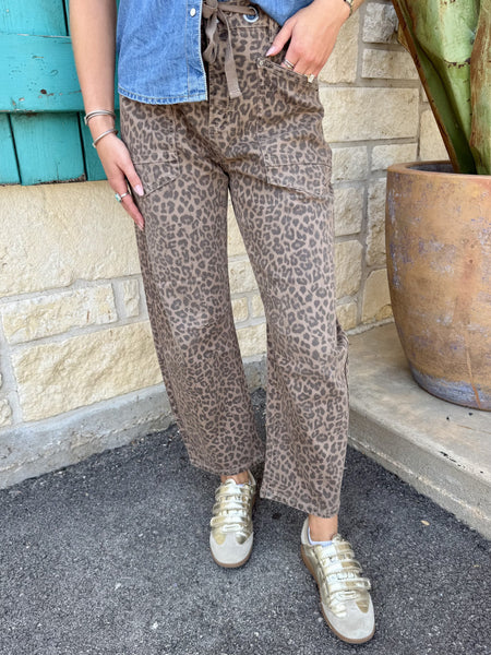 Women's Risen Leopard Barrel Crop Jean