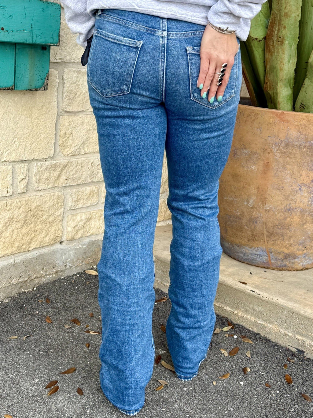 Women's Medium Wash Stretch Bootcut Jean