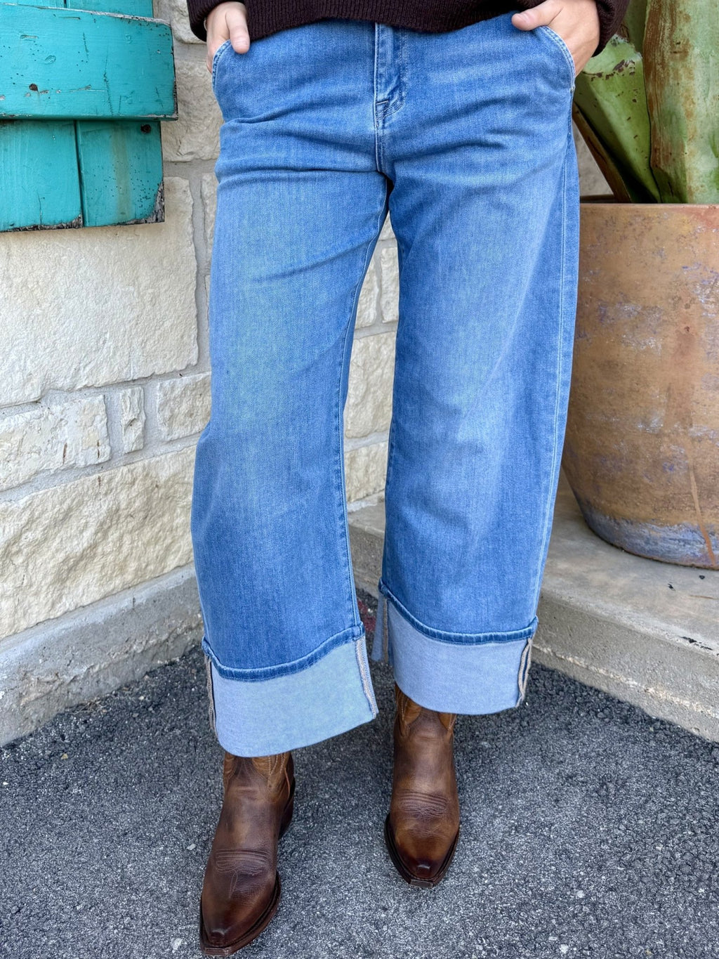 Women's Wide Leg Barrel Crop Jeans with Cuffed Hem