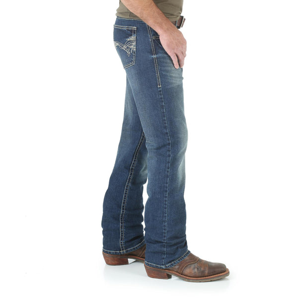 Men's Wrangler Retro Slim Fit Low Rise Blue Jean - 42MWXMD