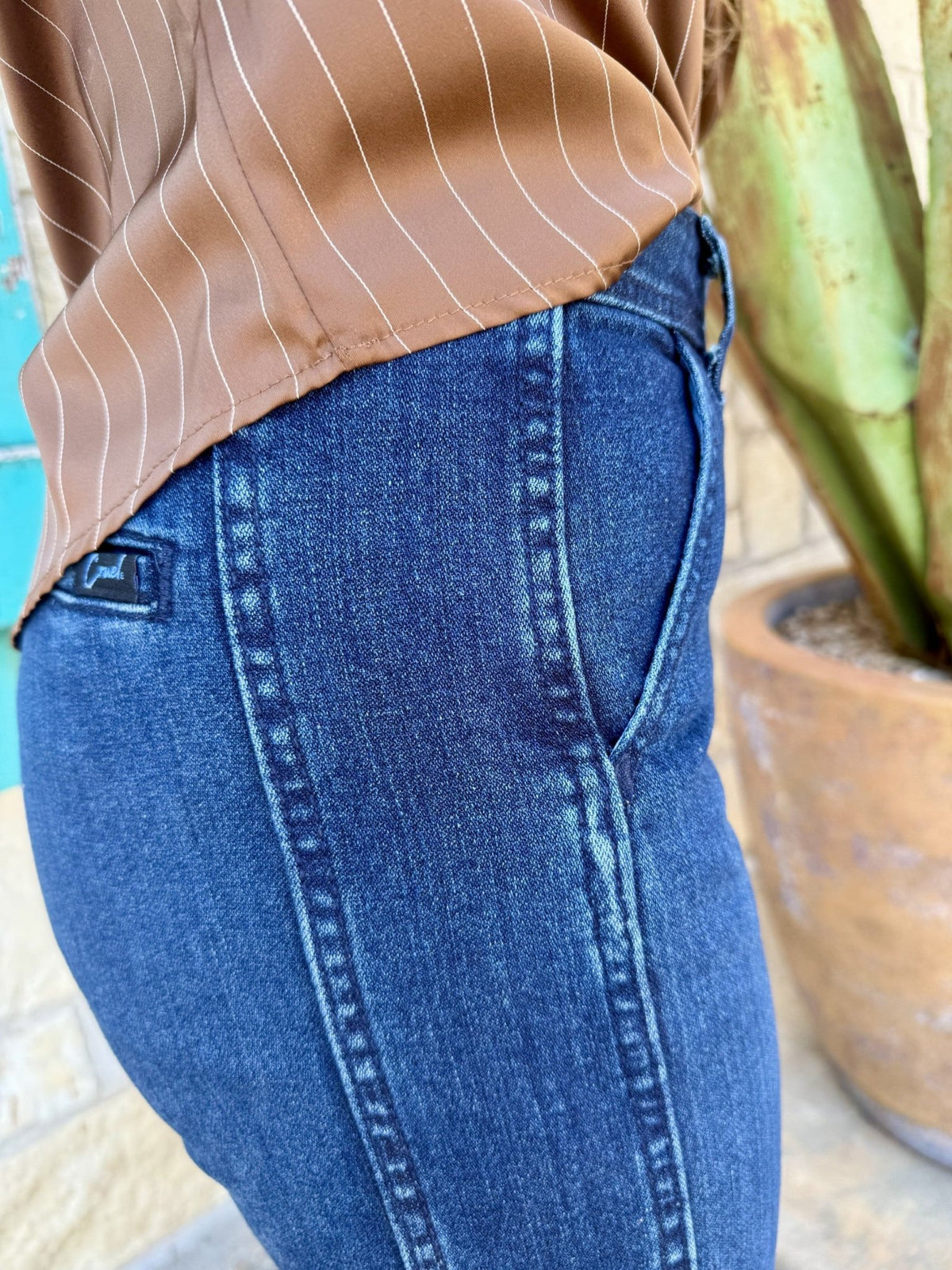 Women's Mid Rise Wide Leg Trouser Jean