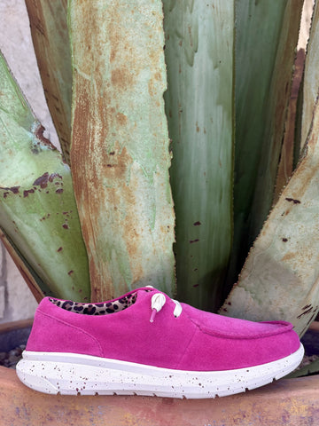 Agave backdrop, full side — speckled white FLX Foam sole, white laces, leopard collar lining
