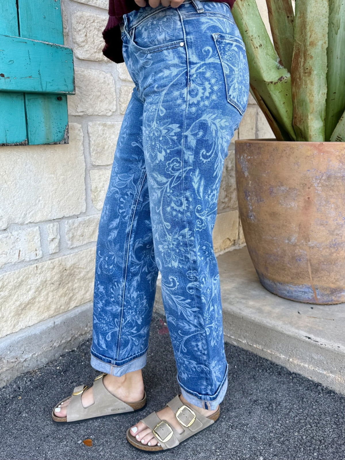 Women's Light Wash Floral Scroll Print Straight Ankle Jeans