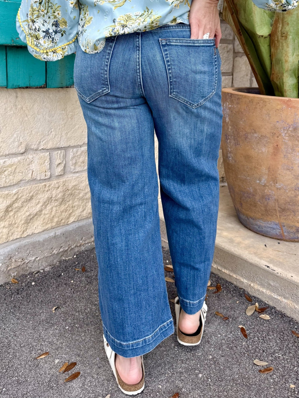 Women's Light Wash Wide Leg Cropped Trouser Jean