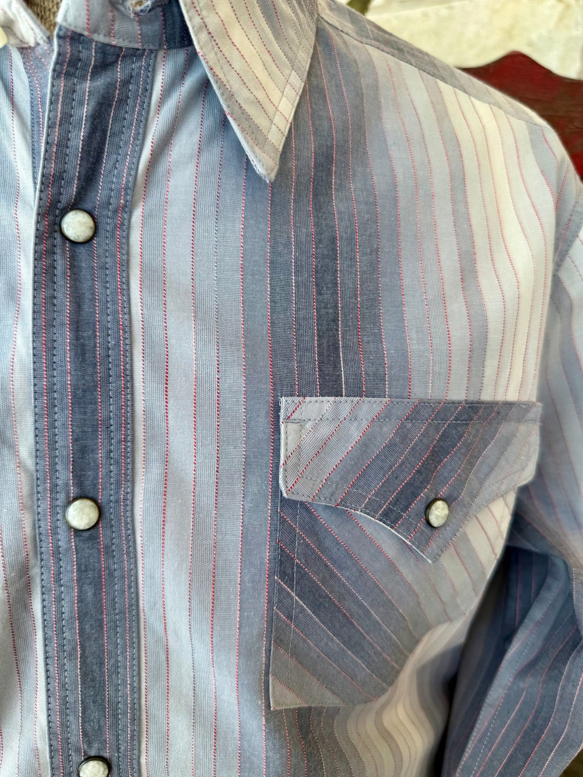 Men's Striped Pearl Snap Long Sleeve Shirt