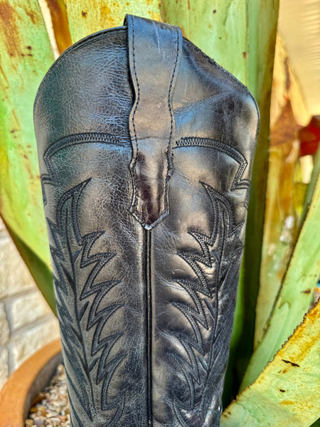 Tonal Embroidered Snip Toe Western Boot