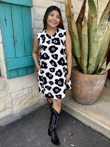 Ladies Ivy Jane Dress Sleeveless Shift Dress in black and white floral print, lightweight with side seam pockets and back keyhole button closure - 75703. Available at Blair's Western Wear, Marble Falls, TX.