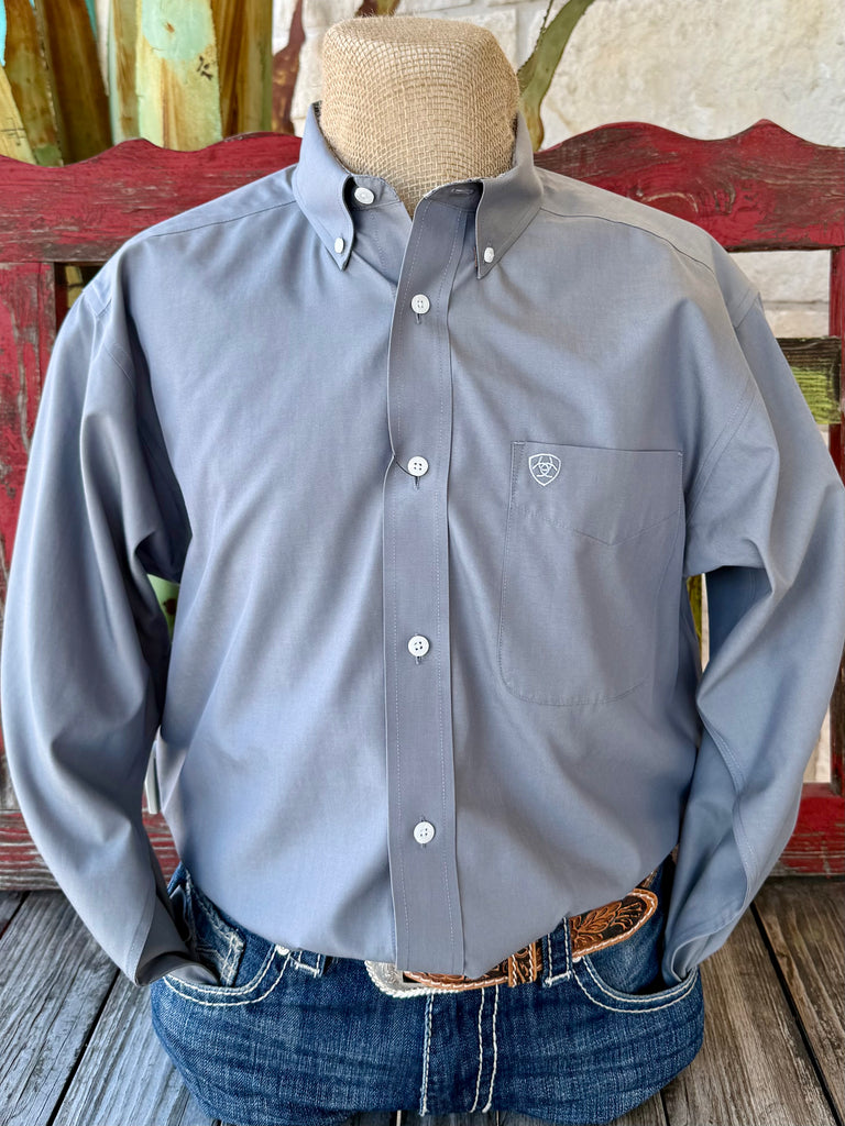 Men’s Ariat long sleeve button down shirt in grey, made from wrinkle-resistant cotton oxford for a crisp look, with Greater Arm Mobility™ for easy movement – 10062526. Available at Blair’s Western Wear, Marble Falls, TX.