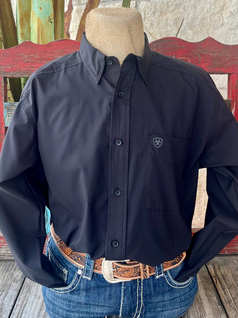 Men’s Ariat Performance Long Sleeve Shirt in black, lightweight 360 Airflow fabric with moisture-wicking comfort and quick-drying technology - 10048567. Available at Blair's Western Wear, Marble Falls, TX.