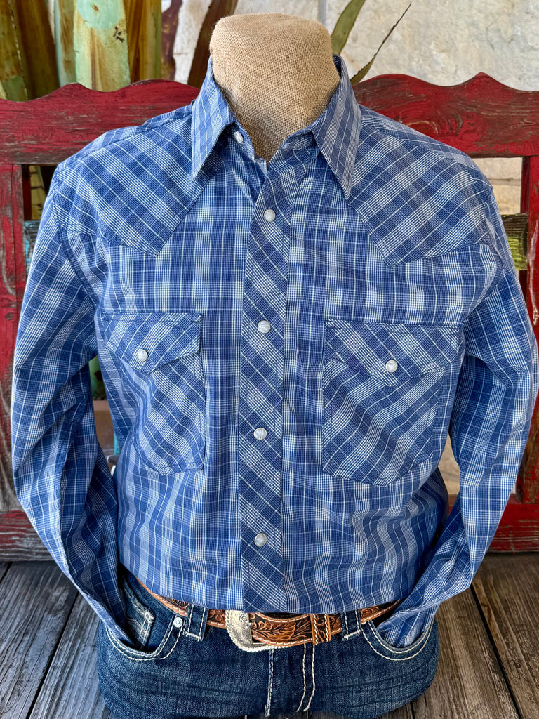 Men’s Wrangler western shirt snap plaid shirt in navy and white, breathable cotton fabric for all-day comfort, with pearl snap closures and classic western yoke detailing – 112367937. Available at Blair's Western Wear, Marble Falls, TX.