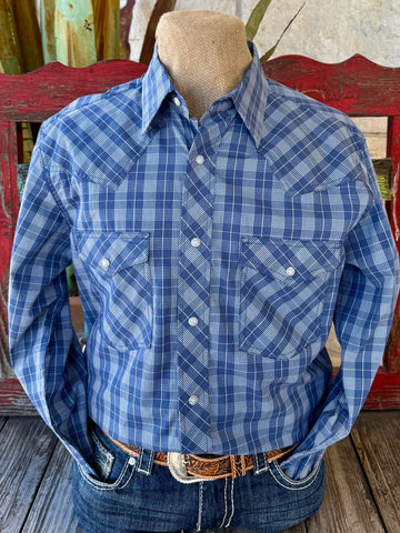 Men’s Wrangler western shirt snap plaid shirt in navy and white, breathable cotton fabric for all-day comfort, with pearl snap closures and classic western yoke detailing – 112367937. Available at Blair's Western Wear, Marble Falls, TX.