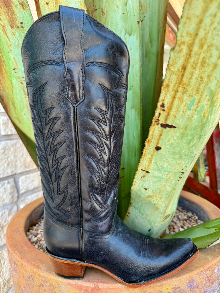 Tonal Embroidered Snip Toe Western Boot