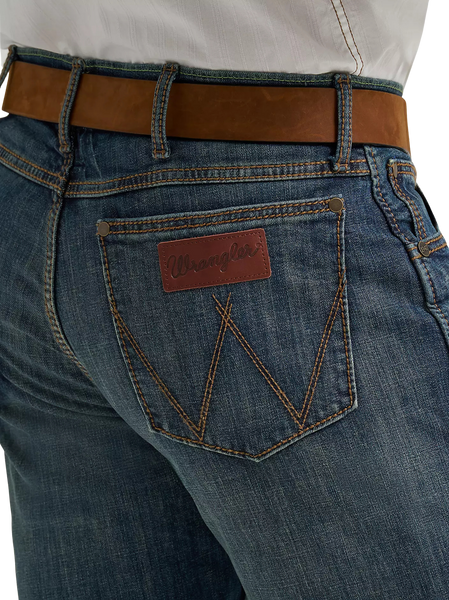 Men's Wrangler Retro Slim Fit Blue Jean — WLT88BZ