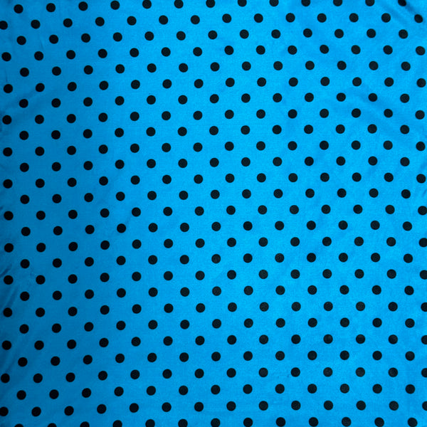 Bold color, effortless style. This blue and black polka dot wildrag is the kind of accessory that works as hard as you do — keeping you warm on a cool morning ride and turning heads at the arena all afternoon.