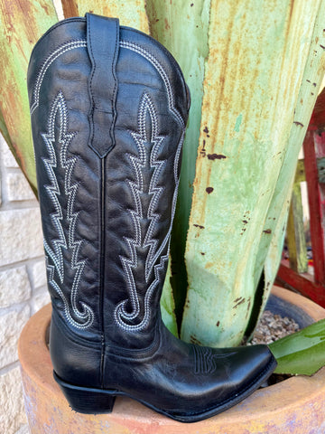 Women’s Circle G western leather snip toe boot in black, made with smooth leather that molds to your foot, with a leather outsole and rubber-capped heel – L6282. Available at Blair's Western Wear, Marble Falls, TX.