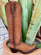 Brown cowgirl boot with intricate desig
