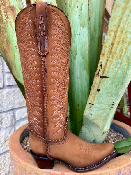 Brown cowgirl boot with intricate desig