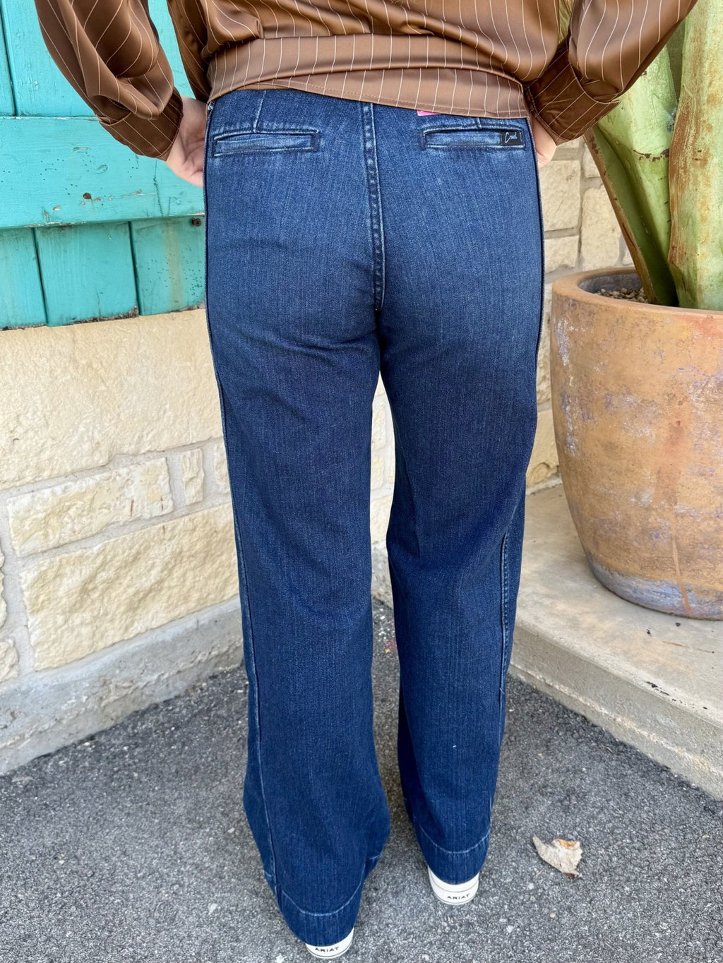 Women's Mid Rise Wide Leg Trouser Jean