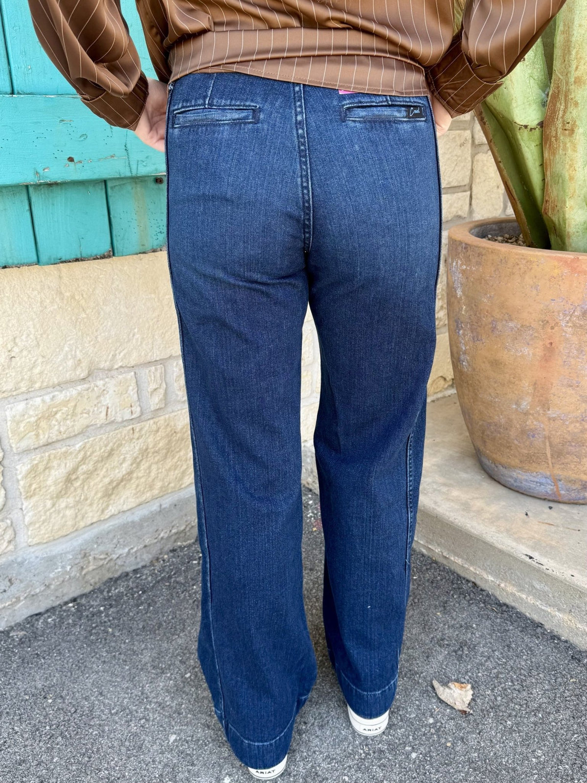 Women's Mid Rise Wide Leg Trouser Jean