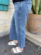 Women's Medium Wash Cropped Straight Leg Patch Pocket Jean