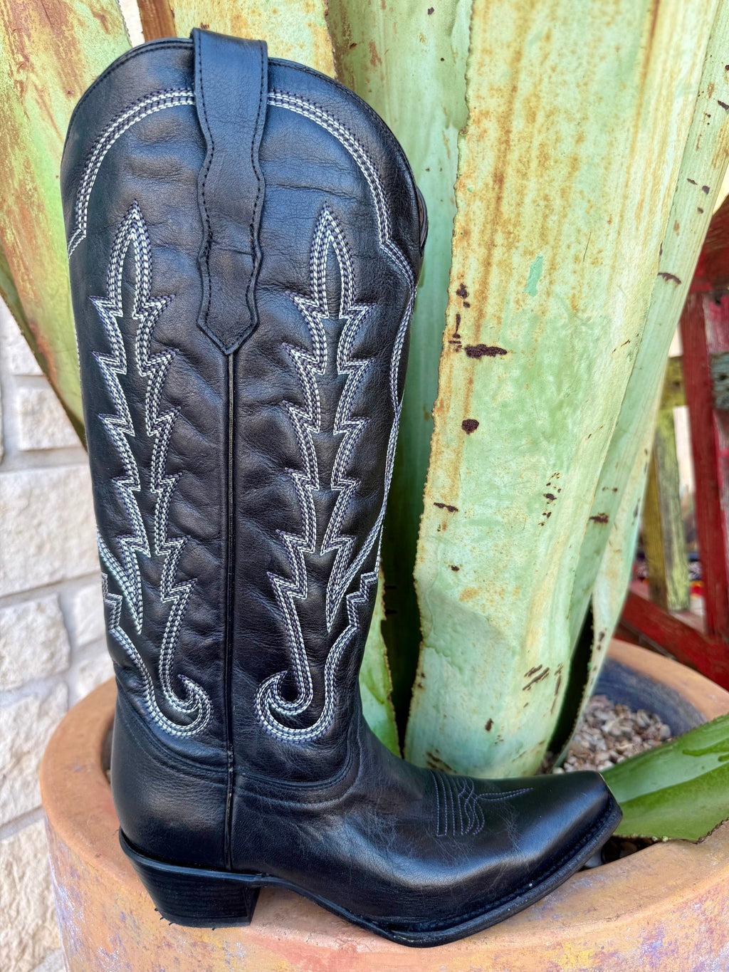 Women’s Circle G western leather snip toe boot in black, made with smooth leather that molds to your foot, with a leather outsole and rubber-capped heel – L6282. Available at Blair's Western Wear, Marble Falls, TX.