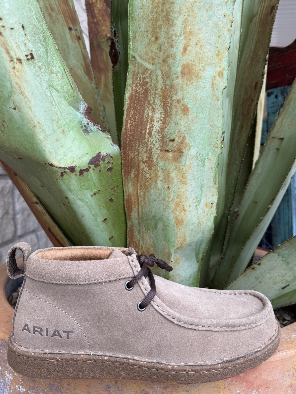 Men's Clean Country Suede Chukka Lace-Up Shoe