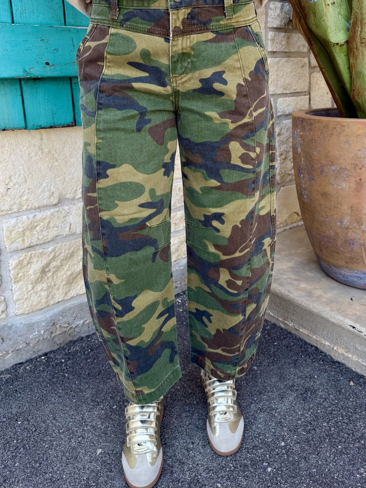 Women's Risen Camo Barrel Crop Jean