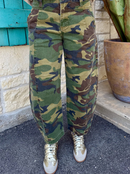 Women's Risen Camo Barrel Crop Jean