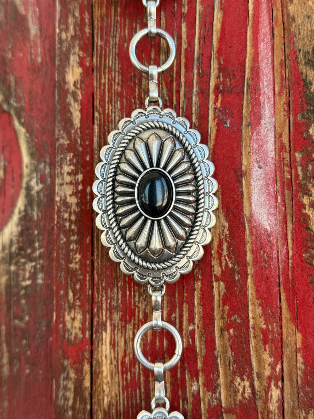 Ladies Black Stone Scalloped Concho Chain Belt