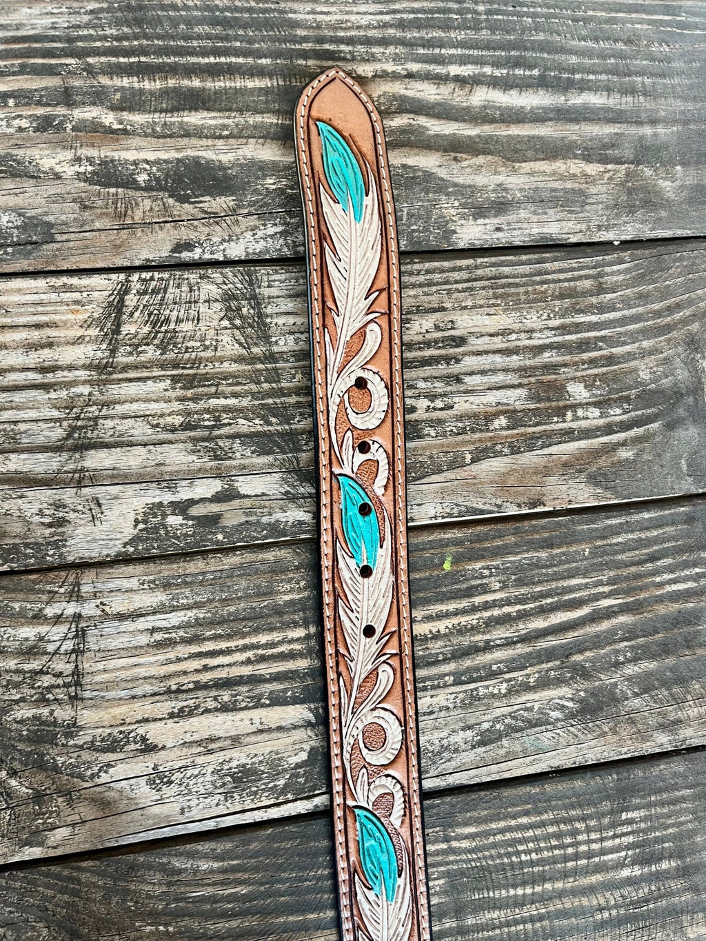 Ladies Hand-Tooled Feather Leather Belt