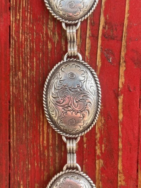 Ladies Silver Oval Floral Concho Chain Belt