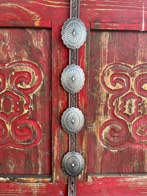 Ladies Tooled Leather Removable Flower Concho Belt