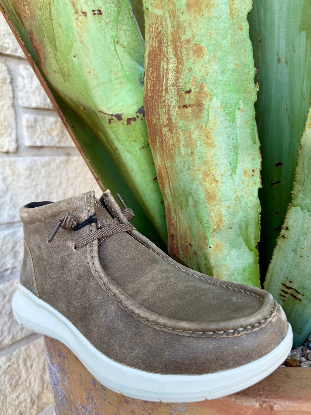 Men's Ariat Brown Bomber Hilo Mid Casual Shoe