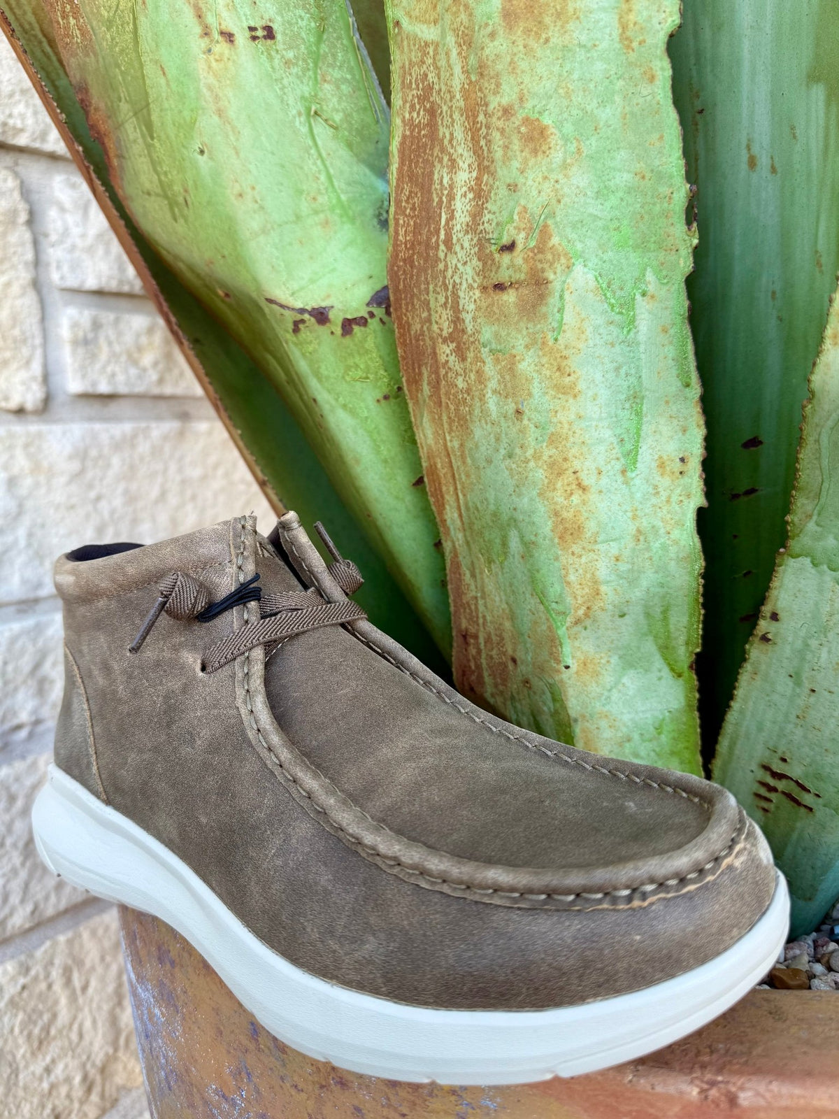 Men's Ariat Brown Bomber Hilo Mid Casual Shoe