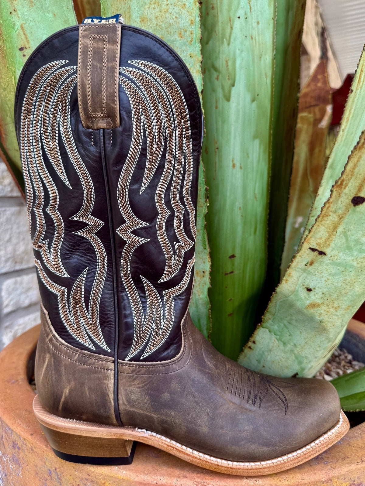 Men's Distressed Leather Cutter Toe Western Boot