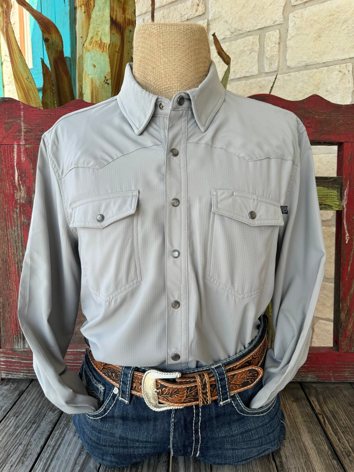 Men’s Panhandle Slim performance western shirt in grey, made with moisture-wicking fabric and breathable mesh lining, featuring snap-front closure and dual flap pockets – BMN2S02400G. Available at Blair’s Western Wear, Marble Falls, TX.
