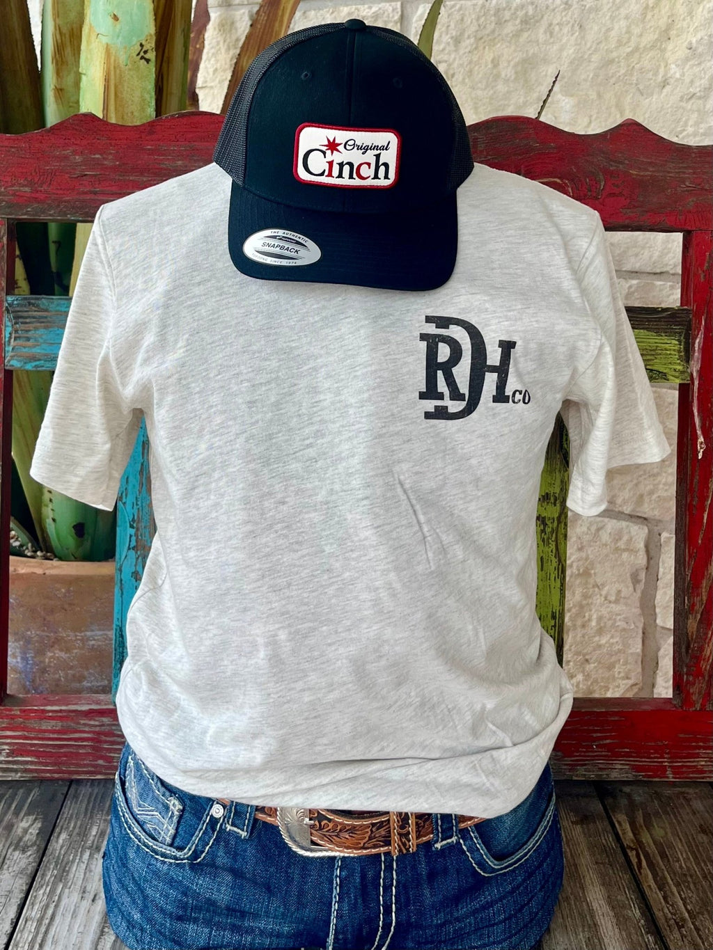 Men's Red Dirt Hat Co. Bull Money T-Shirt