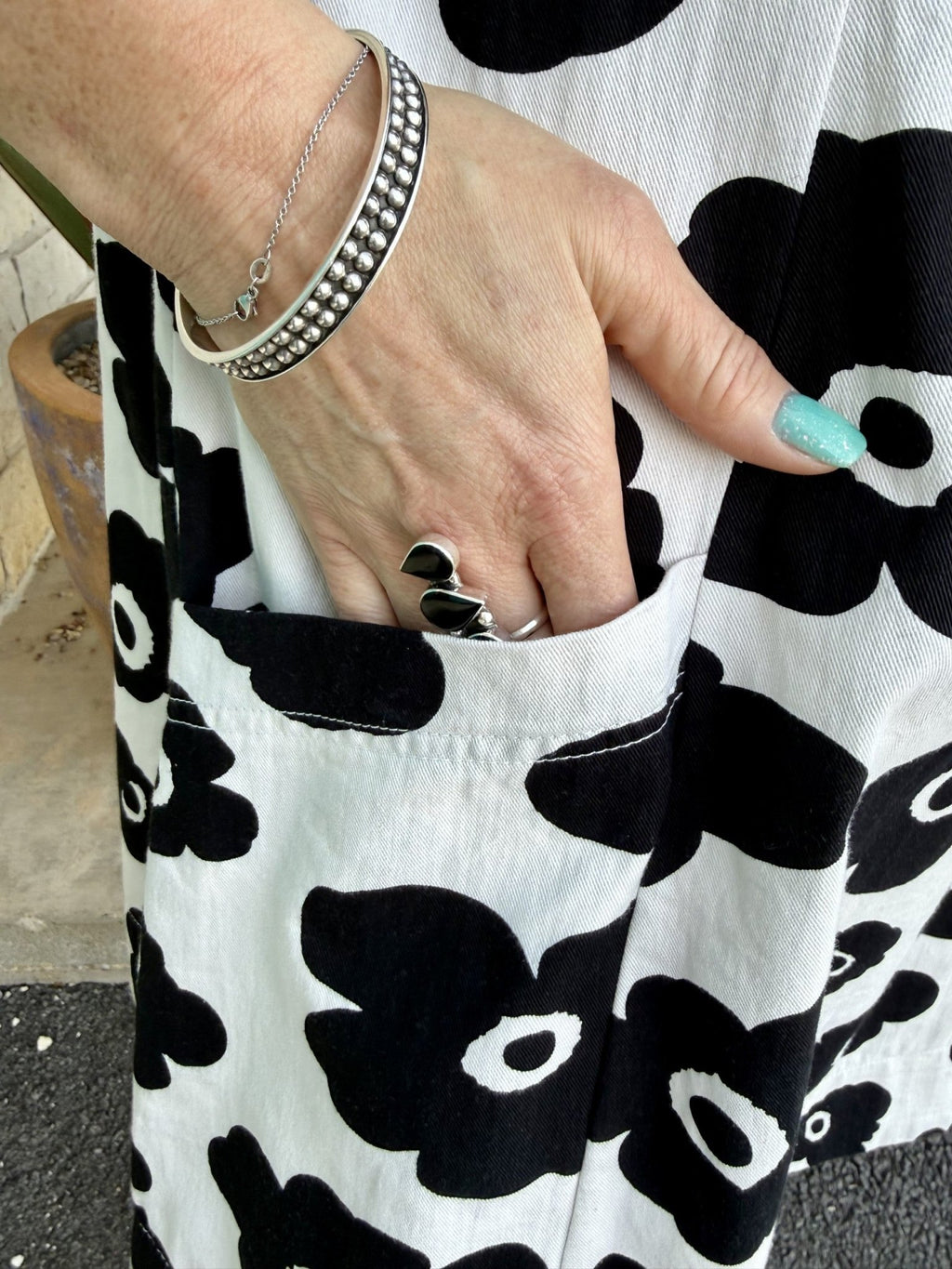 Women's Black and White Floral Shift Dress