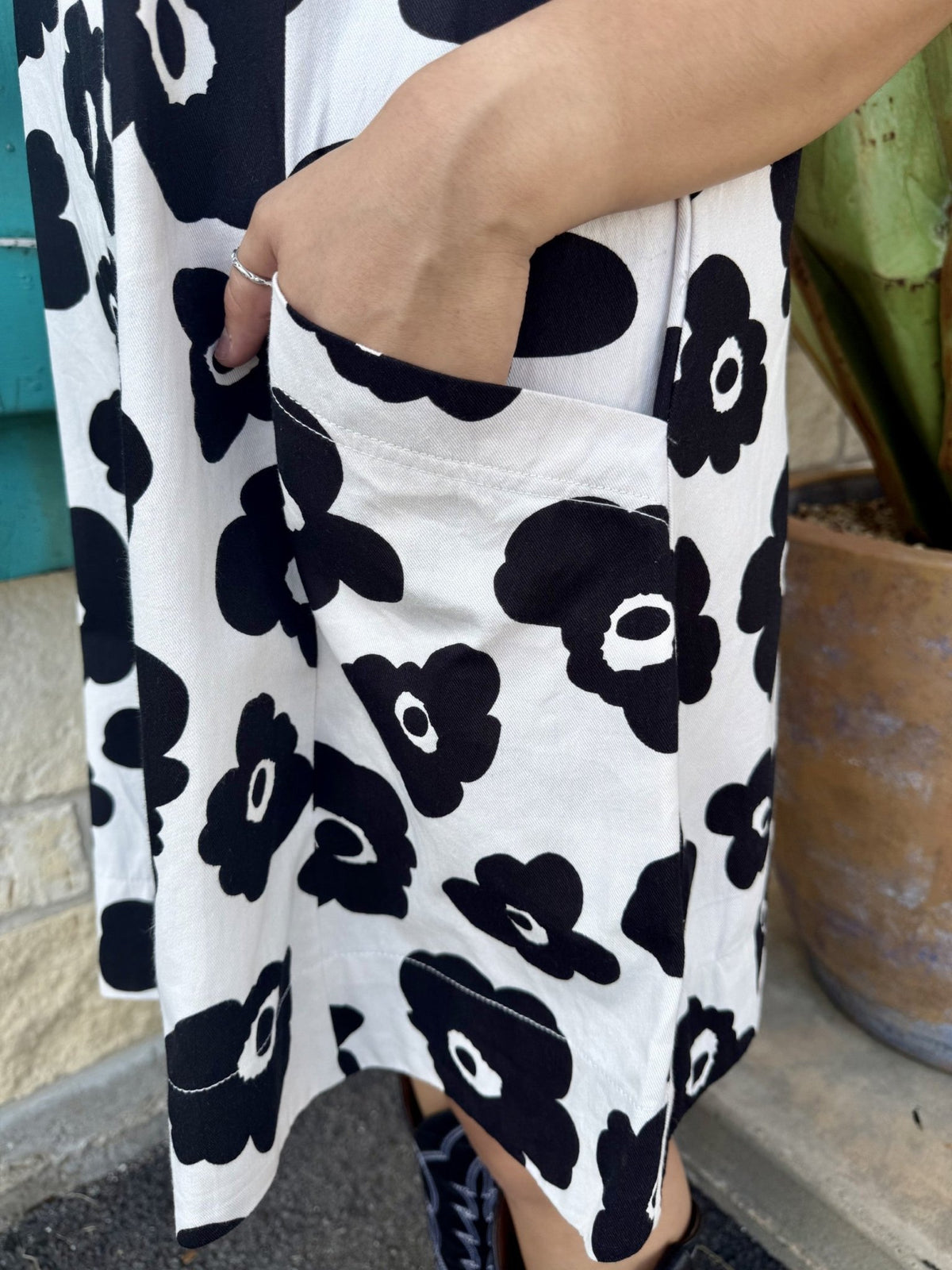 Women's Black and White Floral Shift Dress