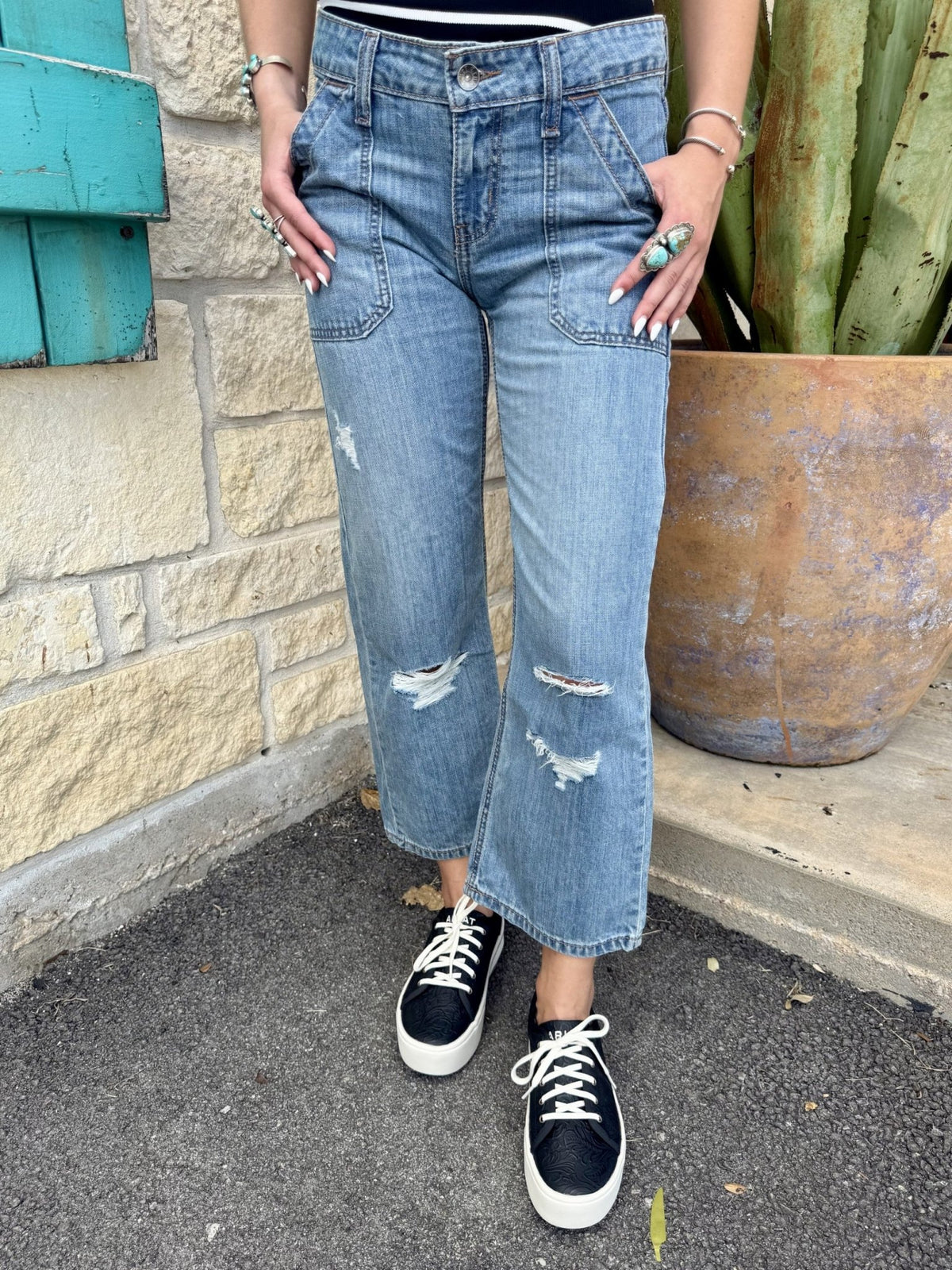 Women's Cruel Girl Light Wash Distressed Straight Leg Jean