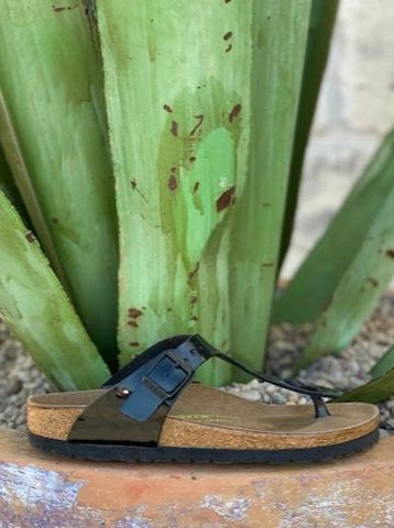 Black Gizeah Birkenstock black patent dressy sandal - 4366