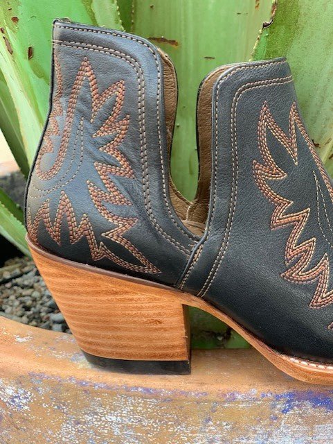 Women's Ariat Dixon Black Western Bootie