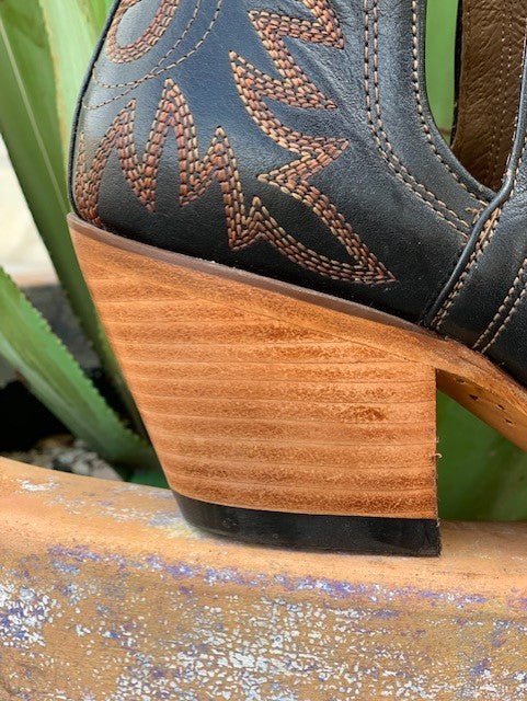 Women's Ariat Dixon Black Western Bootie