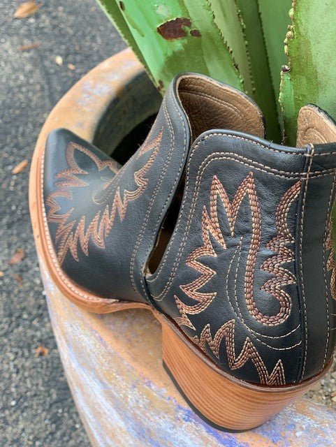 Women's Ariat Dixon Black Western Bootie