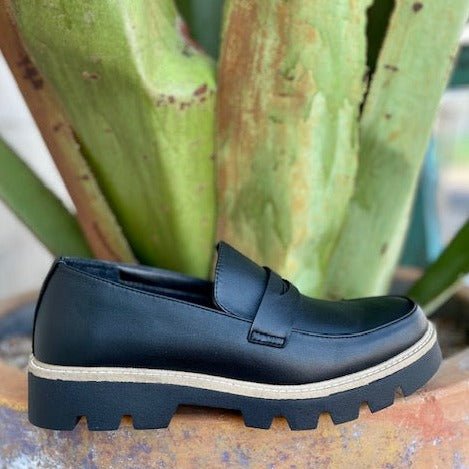 Ladies Chucky Loafer Shoe in Black & Tan - BPNB09ZDW - Blair's Western Wear Marble Falls, TX 